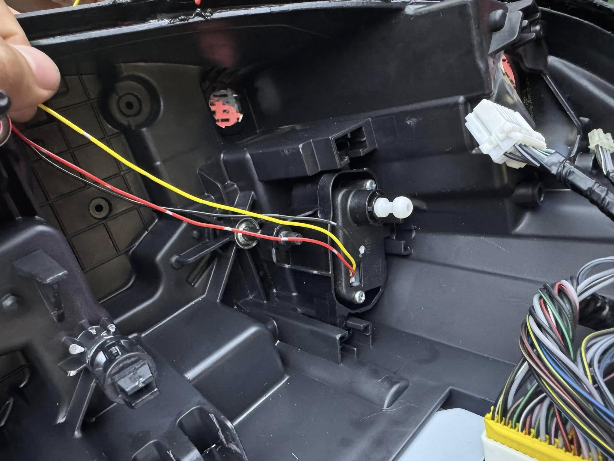 Nâng Hạ Đèn Kia Sportage - Ảnh 4