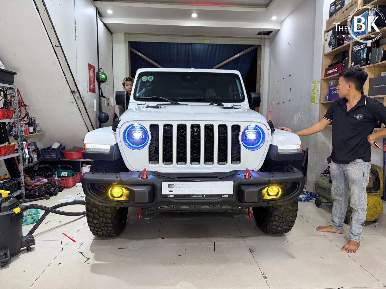 Jeep Rubicon nâng cấp đèn tại BKautocar