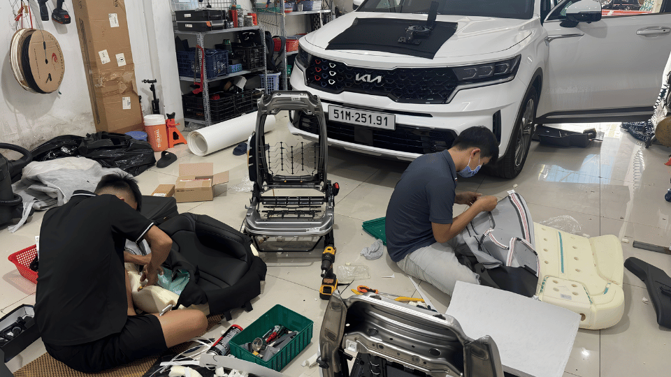Lắp đặt quạt mát ghế Kia Sorento tại BKautocar
