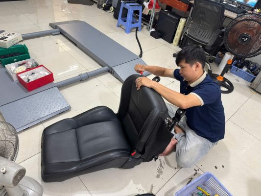 Thi công lắp quạt mát ghế Toyota Fortuner 2021