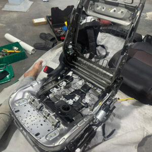 Lắp quạt làm mát vào khung ghế Mitsubishi Destinator