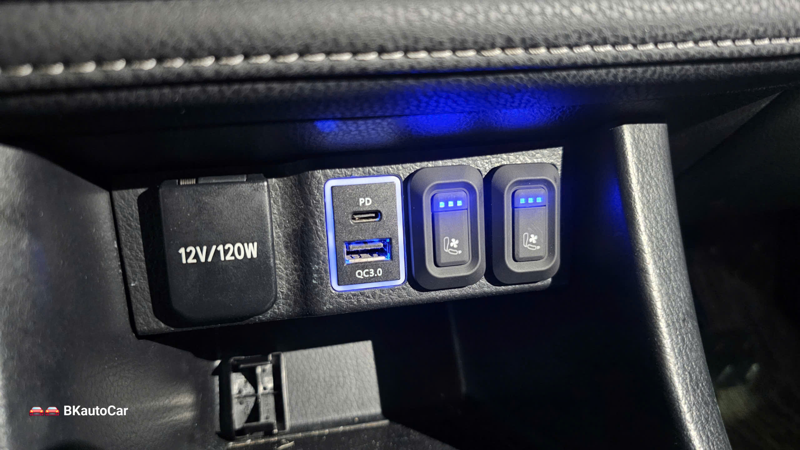 Nút điều khiển quạt làm mát ghế Toyota Altis 3 cấp độ